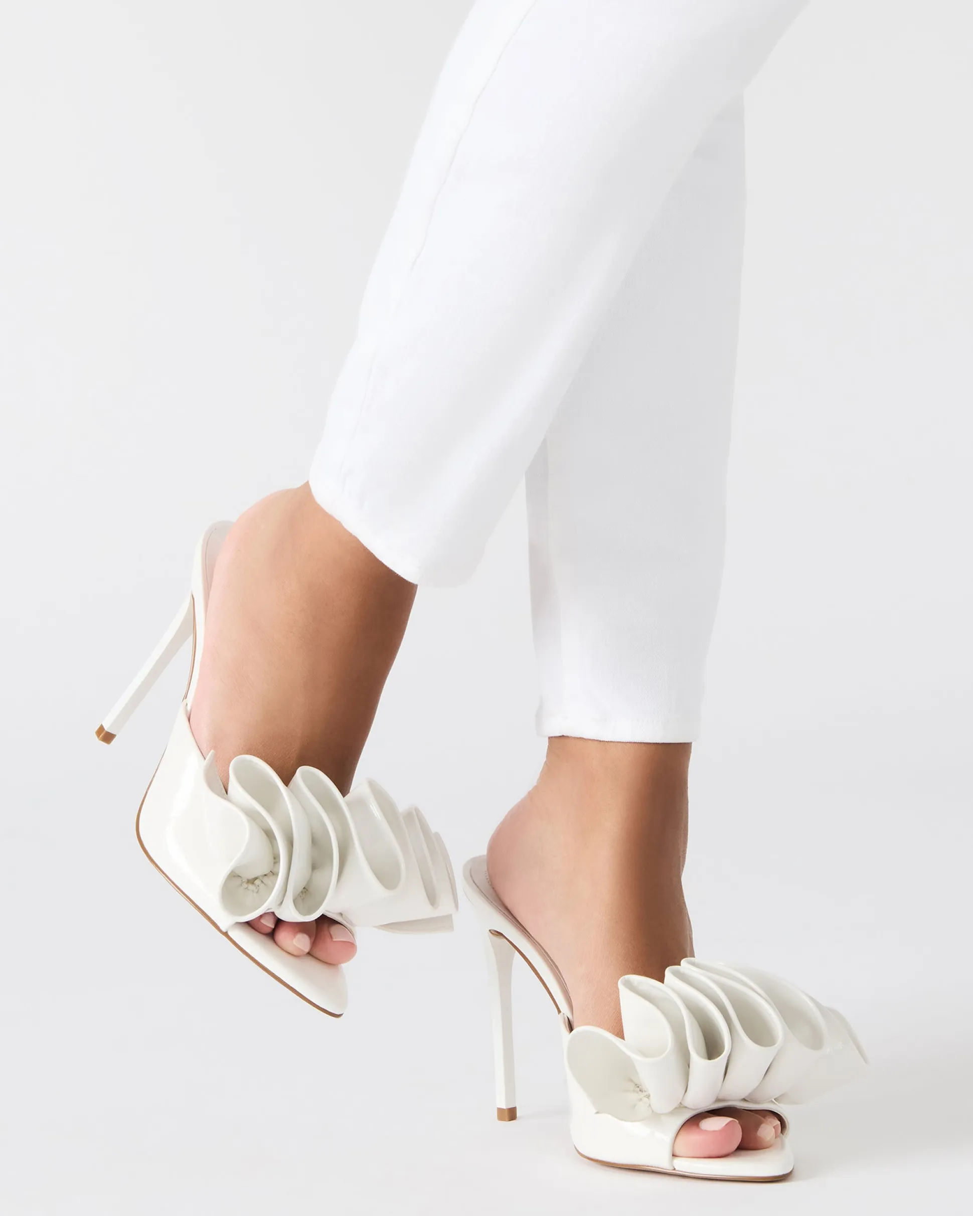Affinity Pearl Ivory Satin