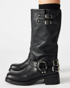 Astor Black Leather