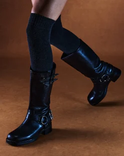 Astor Black Leather