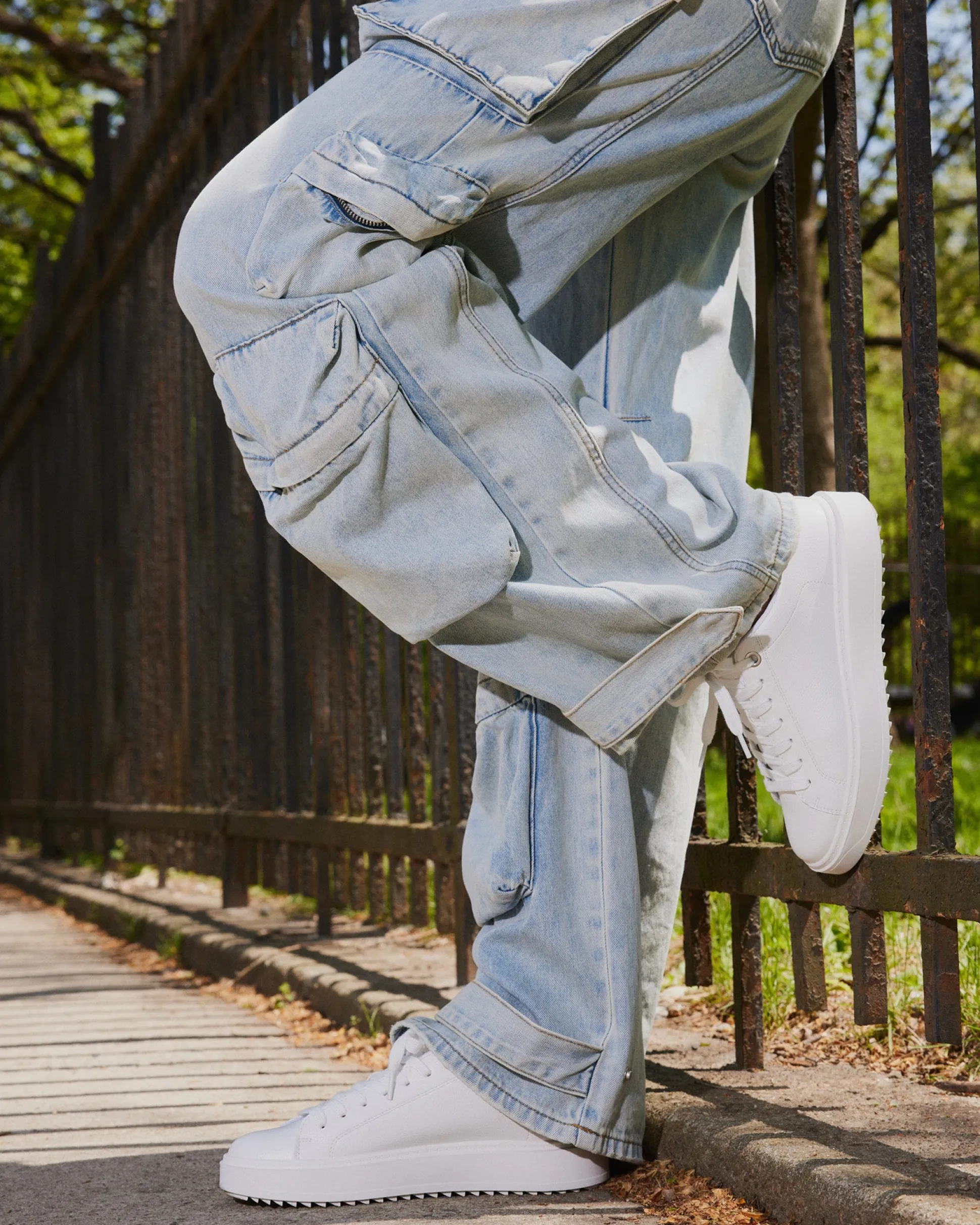 Catcher White Suede