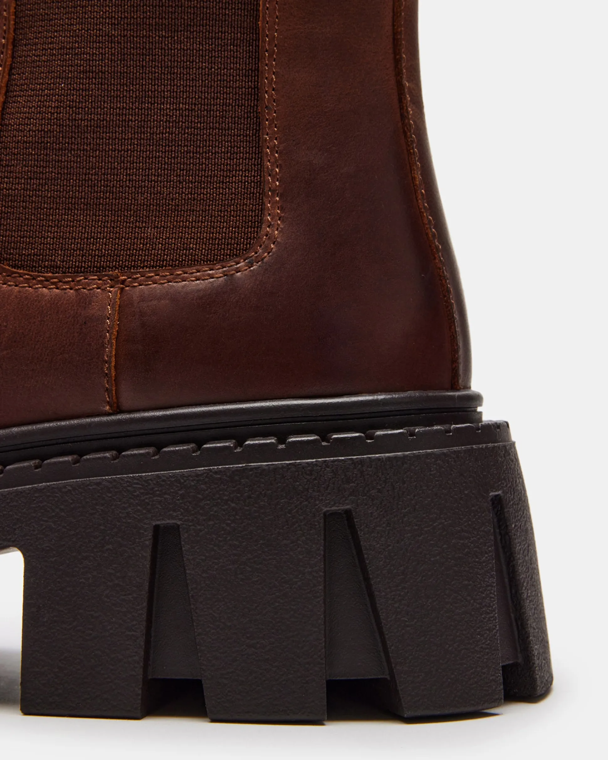 Charges Brown Distressed
