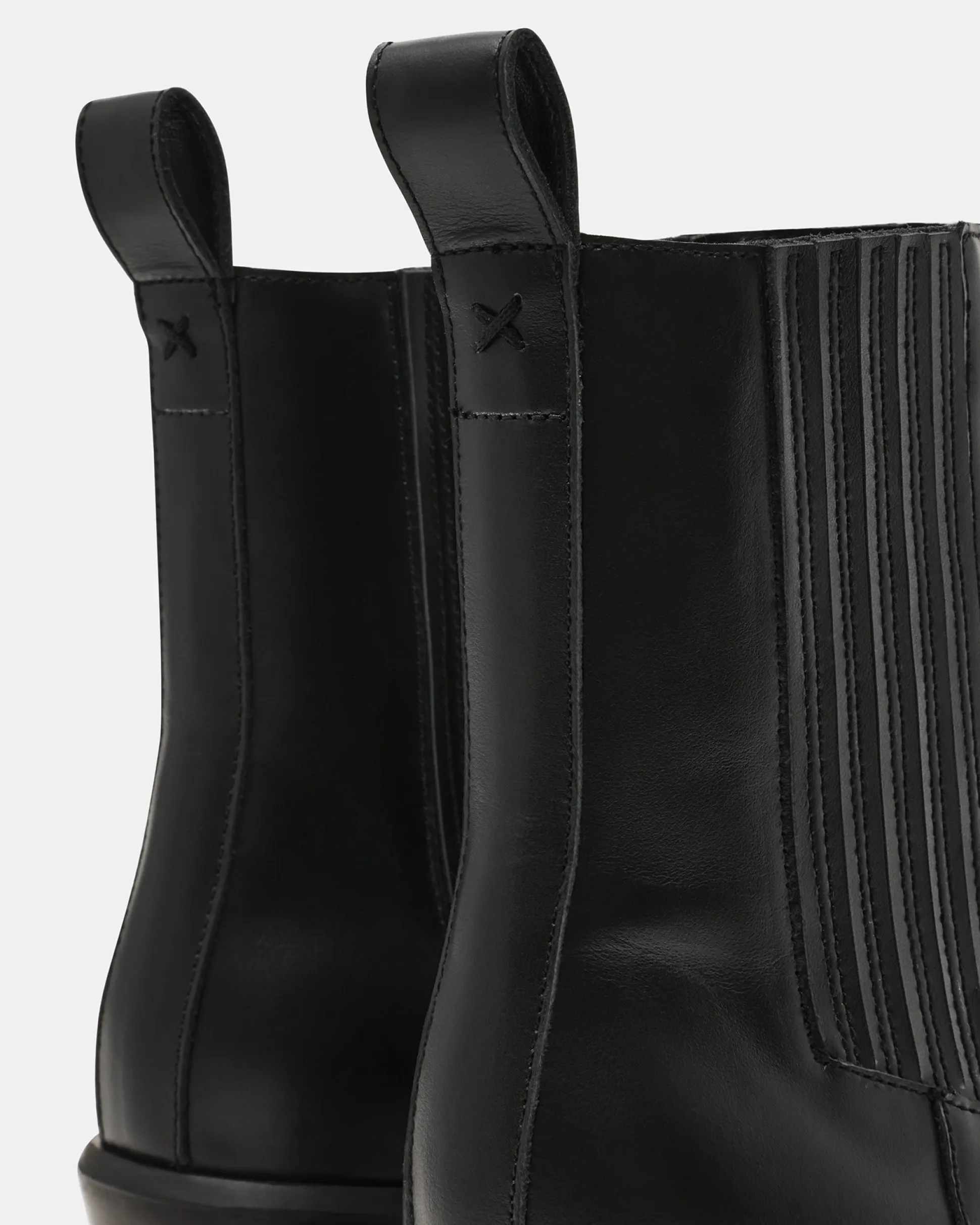 Darsen Black Leather
