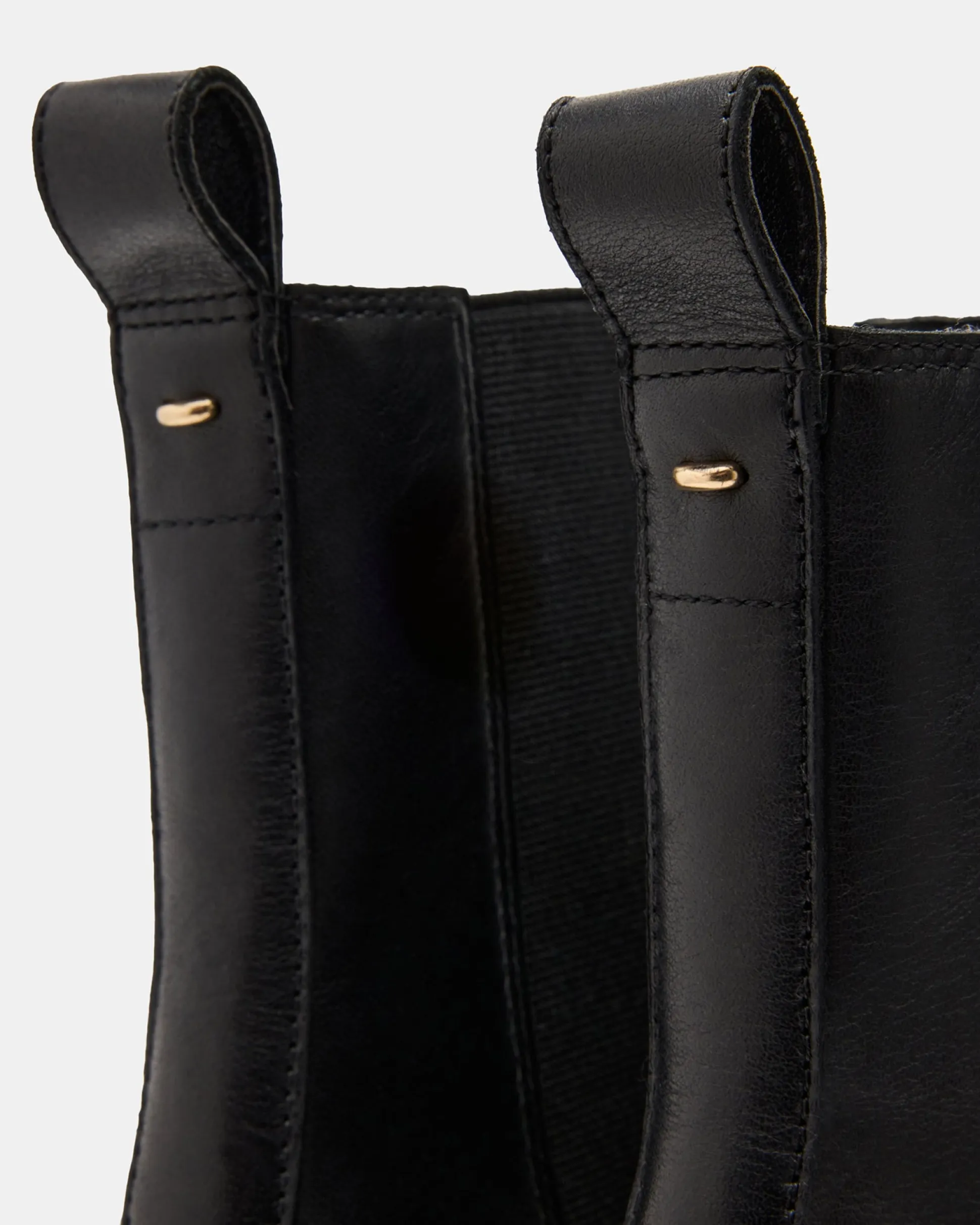 Daxen Black Leather