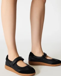 Movement Black