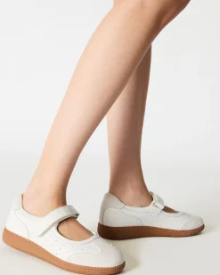 Movement White