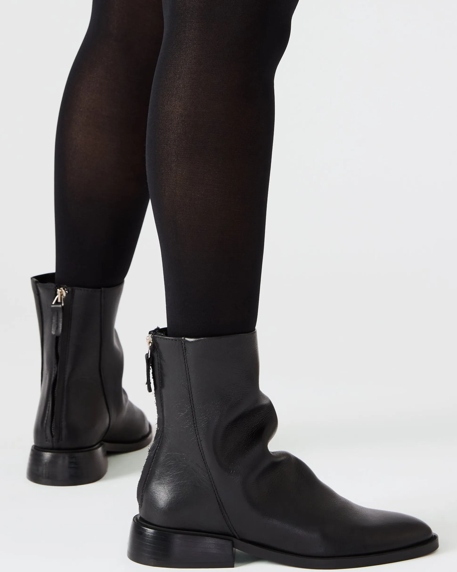 Nexie Black Leather