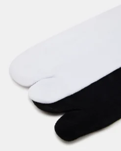Ribbed Split Toe Socks White/black