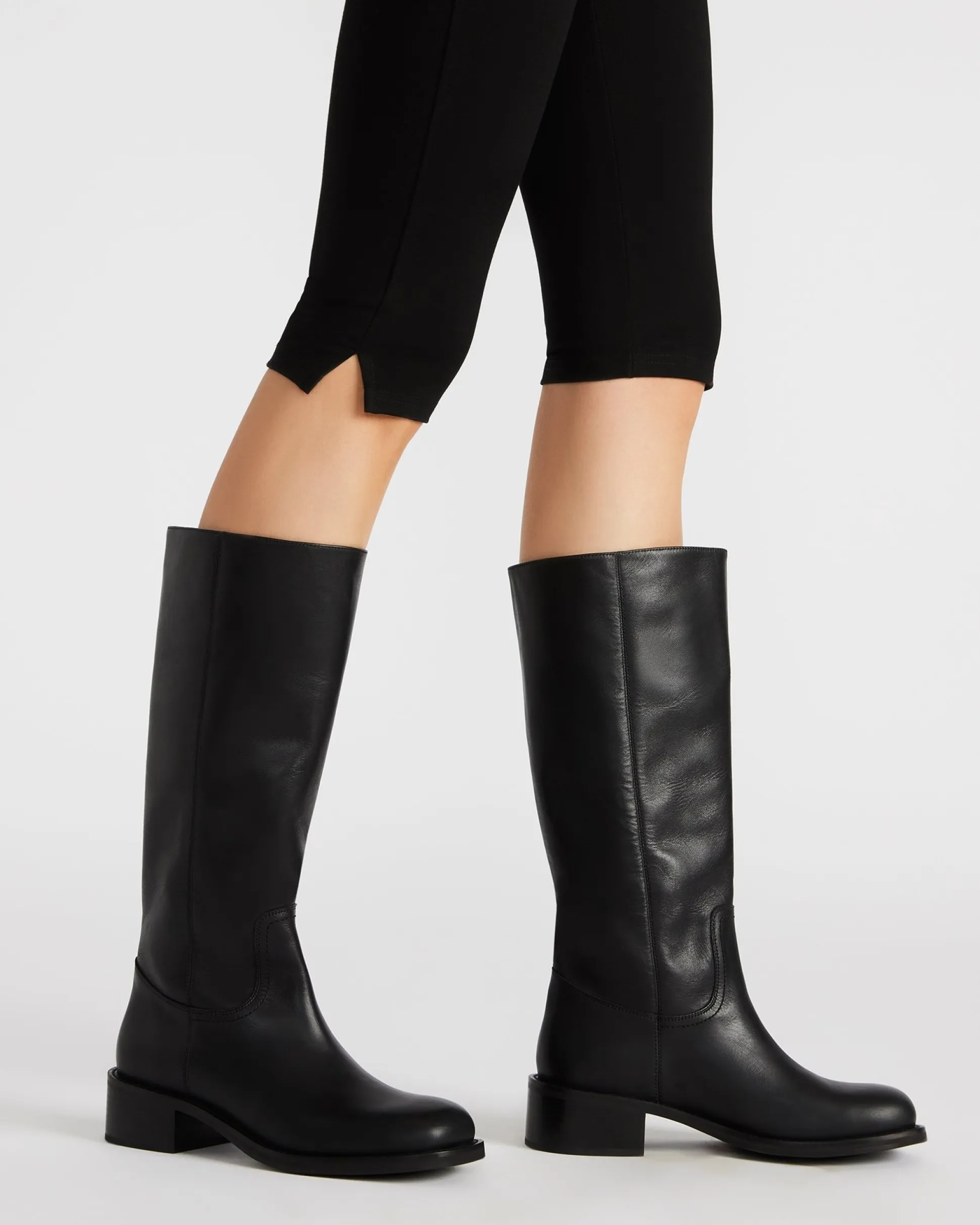 Riggs Black Leather